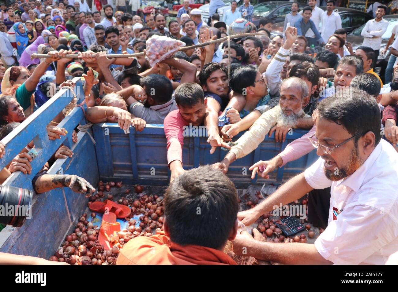 Bangladesh The price of onion.14 nov2019 Purana paltan Dhaka Bangladesh