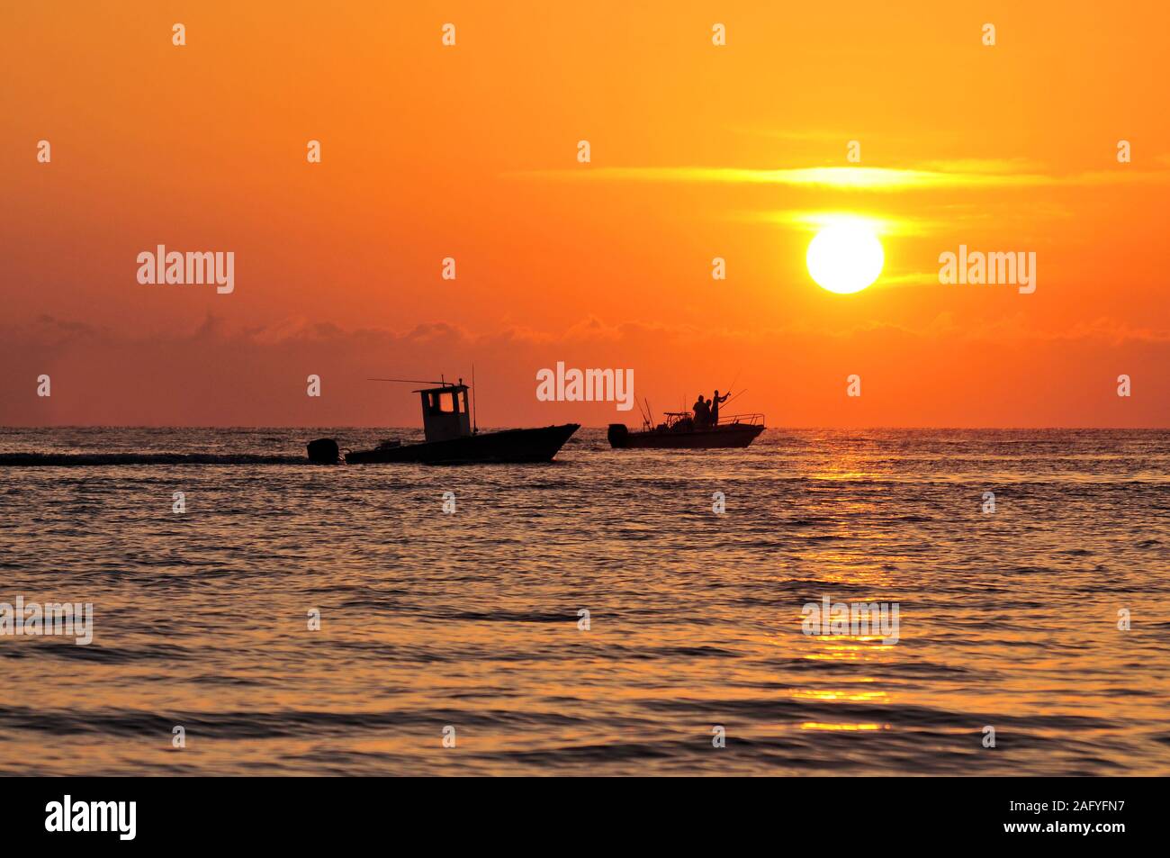 Early evening sky sun hi-res stock photography and images - Alamy