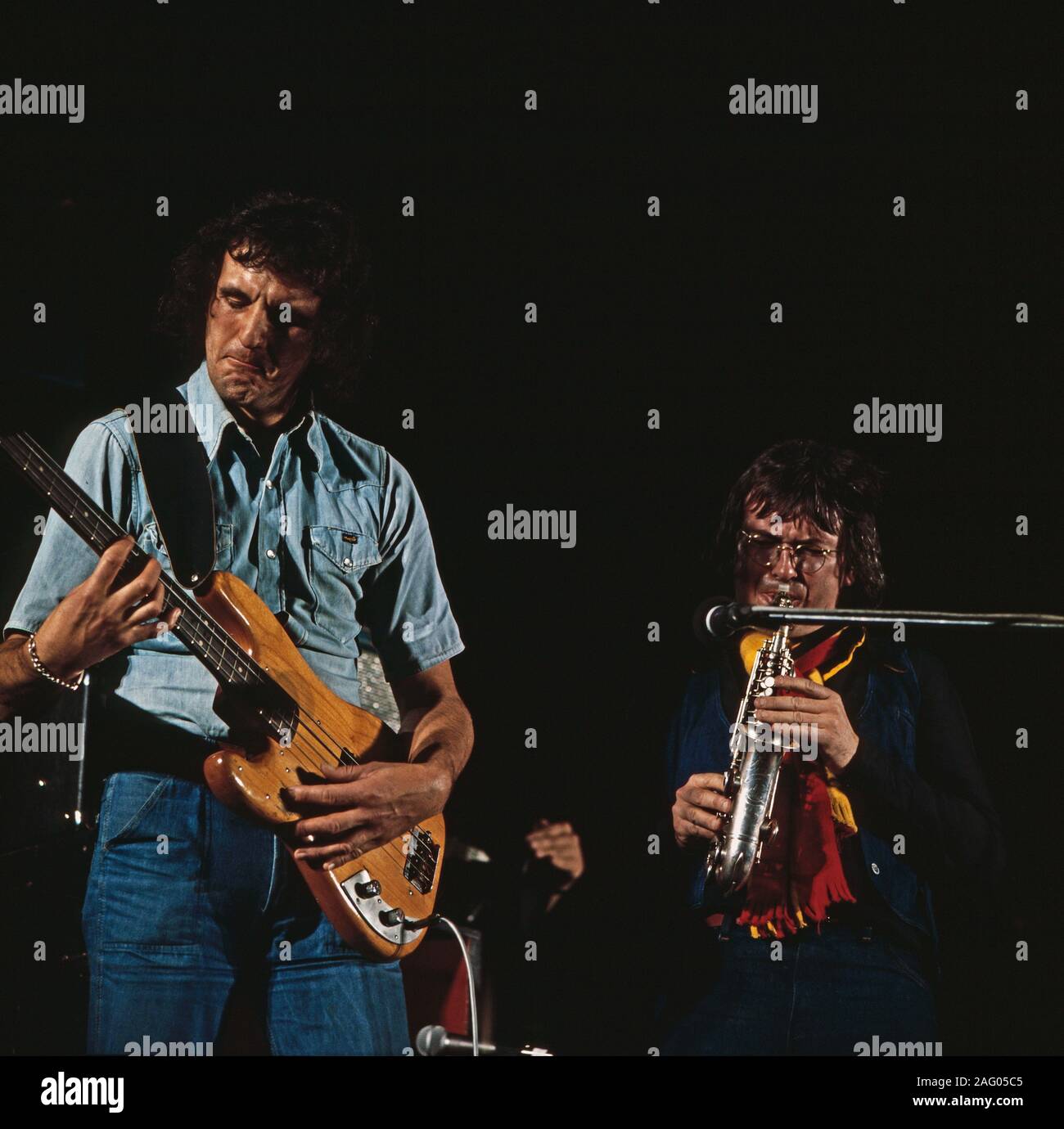 Jazz-Tage 1976, Musiksendung, Deutschland 1976, Gaststars: britische Jazz-Rock Band 'Back Door' mit Colin Hodgkinson (Gitarre) und Ron Aspery Stock Photo