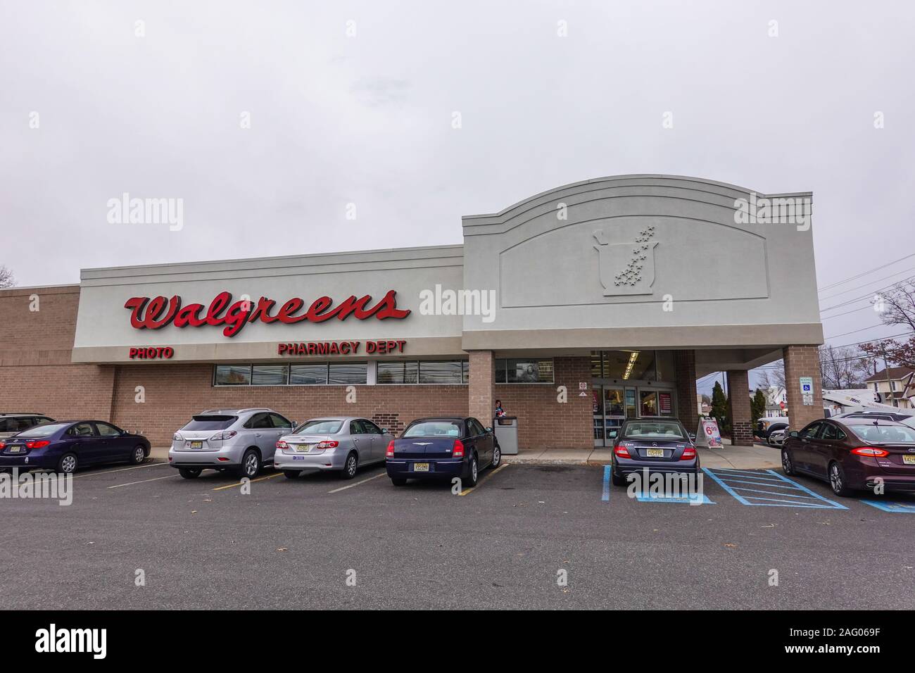 Walgreens shop hires stock photography and images Alamy