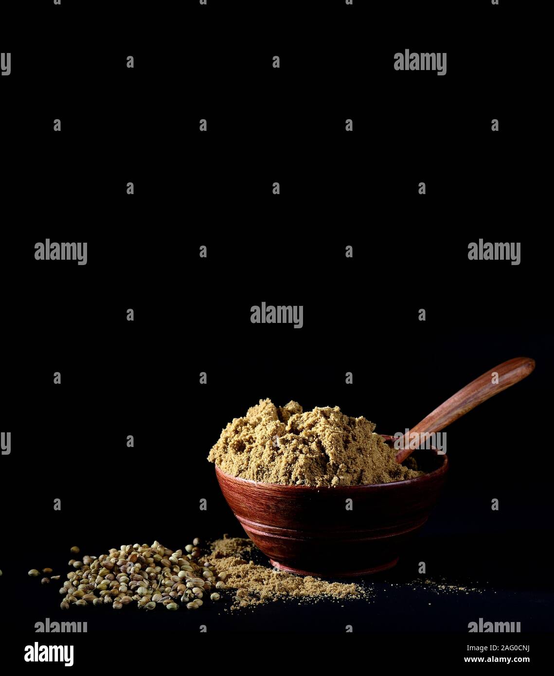 Coriander leaves heap on wooden hi-res stock photography and images - Alamy