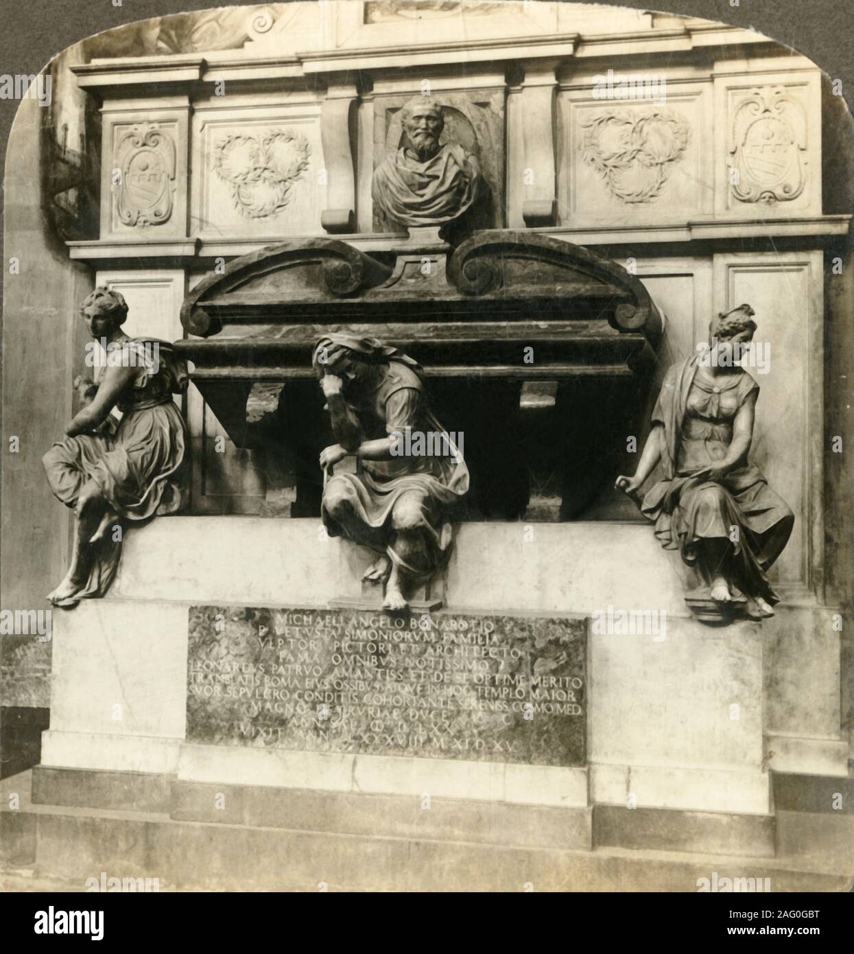 'Tomb of Michael Angelo in Church of Santa Croce, Florence, Italy', c1909. Tomb of Michelangelo, Italian sculptor, painter, architect and poet of the High Renaissance with sculpture by Valerio Cioli, Iovanni Bandini, and Battista Lorenzi. To be viewed on a Sun Sculpture stereoscope made by Underwood &amp; Underwood. [The Rose Stereograph Company, Melbourne, Sydney, Wellington &amp; London, c1909] Stock Photo