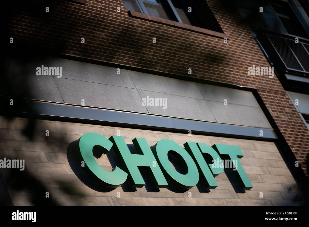 A Chopt logo on a location in Bethesda, MD, as seen on September 26, 2019. (Graeme Sloan/Sipa USA) Stock Photo