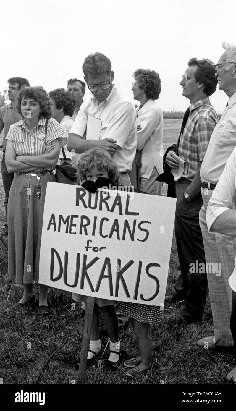 DuPage County, Illinois, USA, October, 1988Democratic Presidential candidate Governor Michael Dukakis supporters on a farm in rural Illinois during a campaign stop on his swing though the state.. Credit: Mark Reinstein / MediaPunch Stock Photo