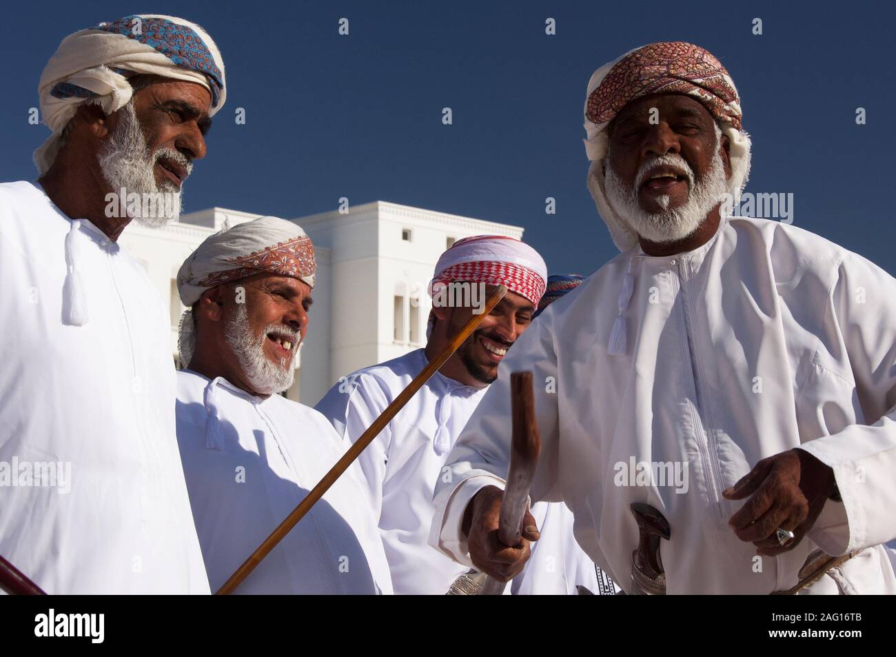 Omani dress hi-res stock photography and images - Alamy