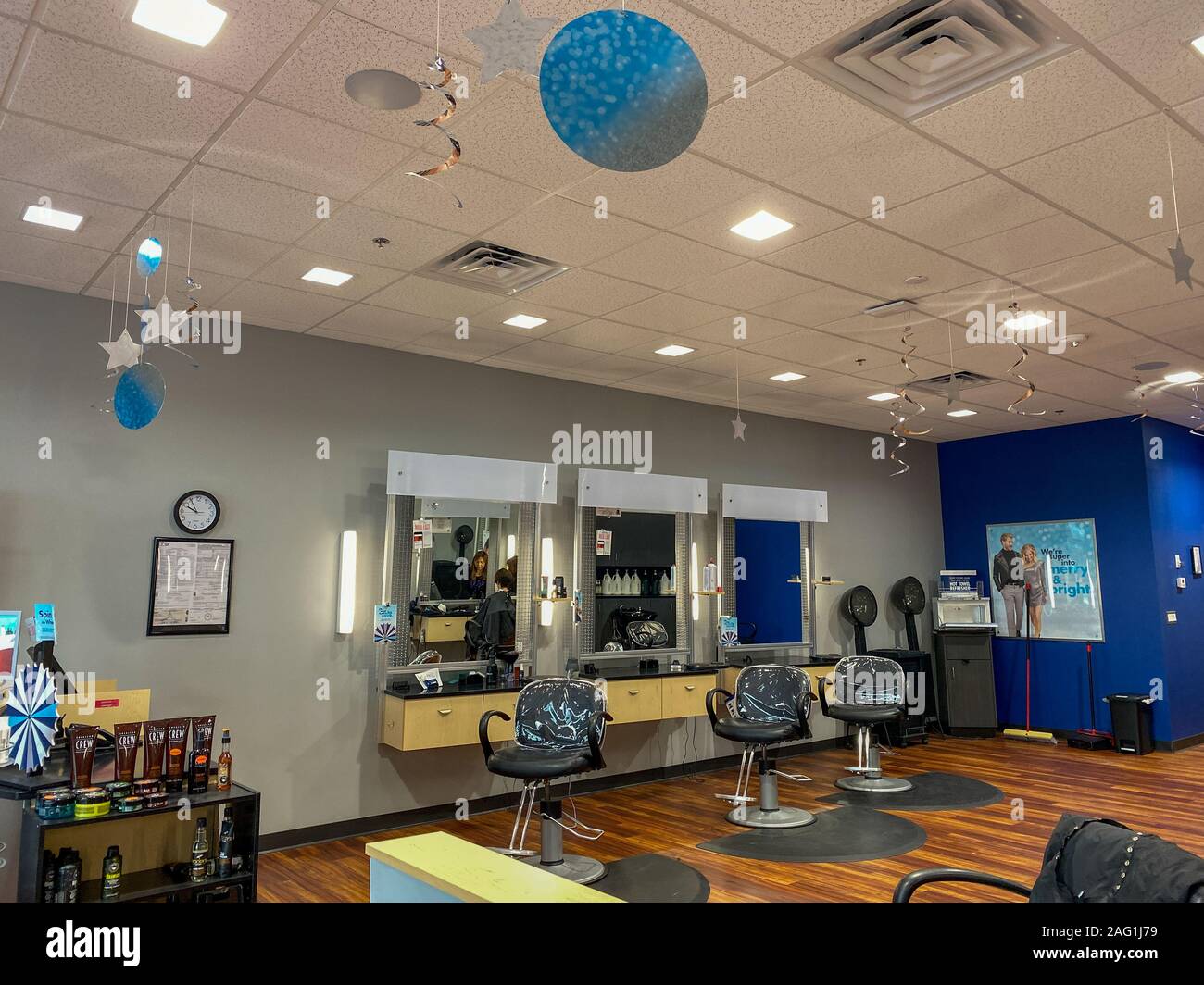 Supercuts hi res stock photography and images Alamy Supercuts hi res stock photography and images Alamy