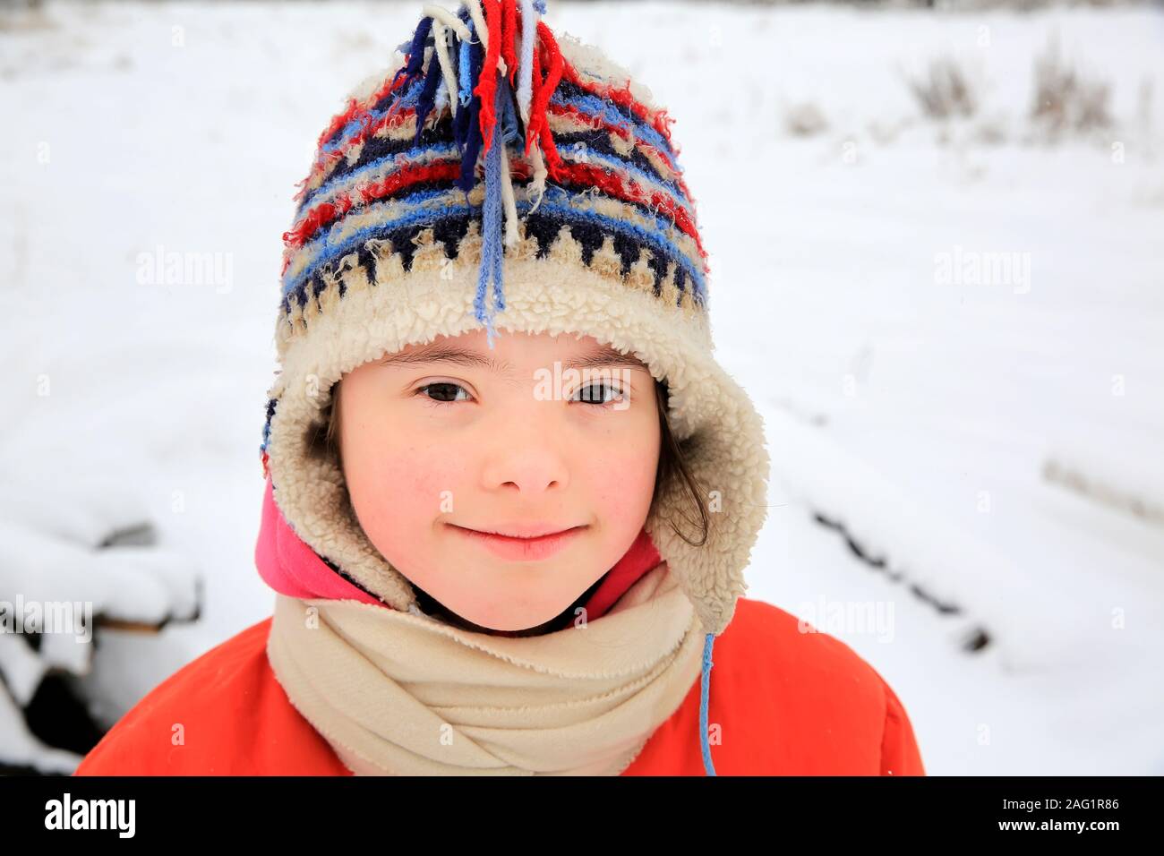 Portrait of beautiful little girl in the winter Stock Photo - Alamy
