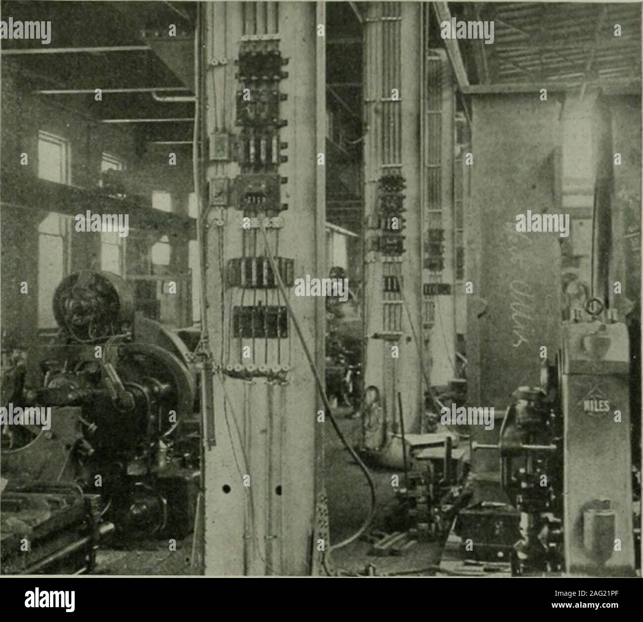 Electrical world. -covered, paper-insulated cables, drawninto a conduit  system built of Camp tile; 70 ducts leave the station.The underground  system is built in a most approved manner andconforms to the practice, image size:1300x1257