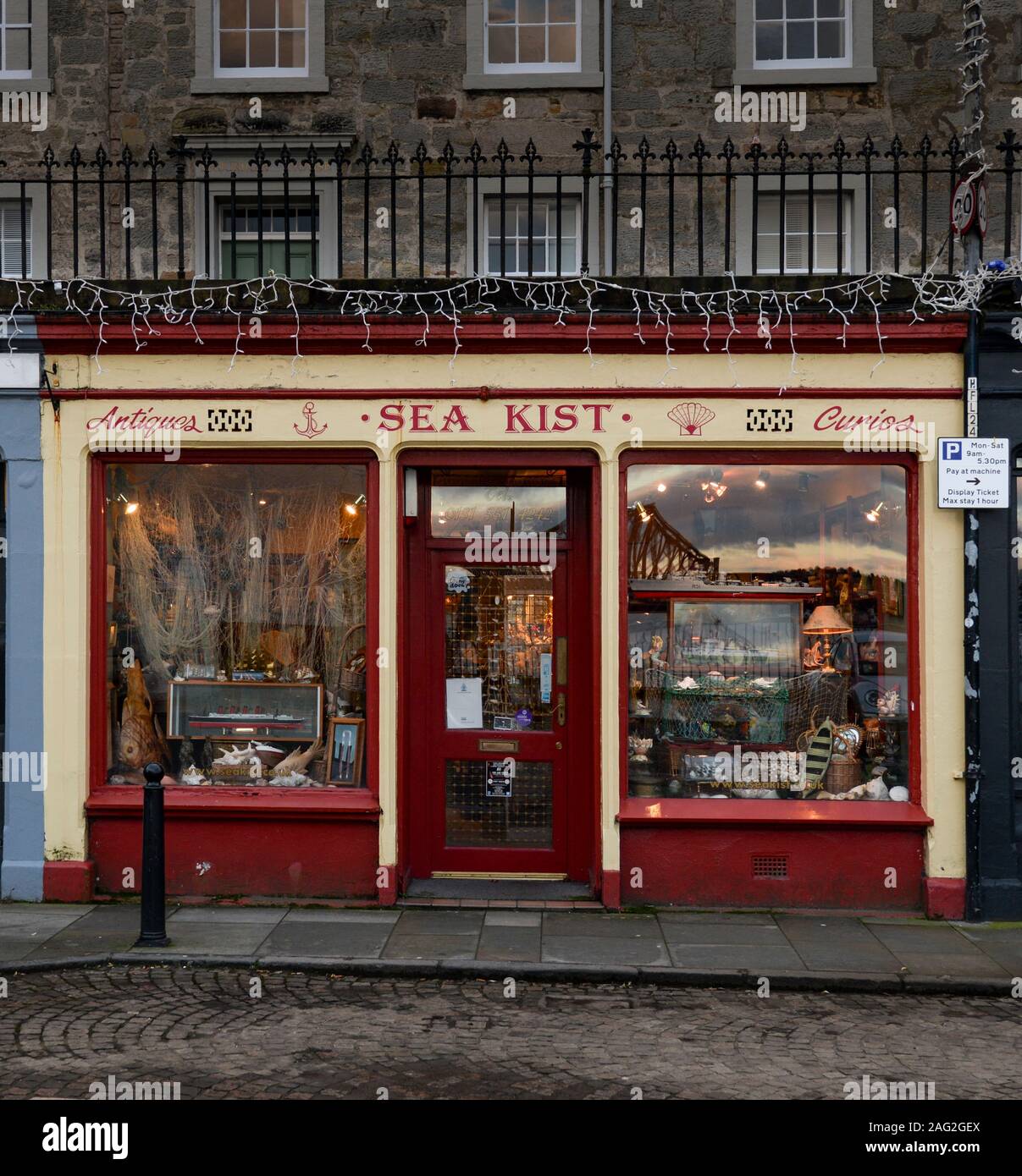 Sea Kist, antiques and curios shop on the High Street, South Queensferry Stock Photo