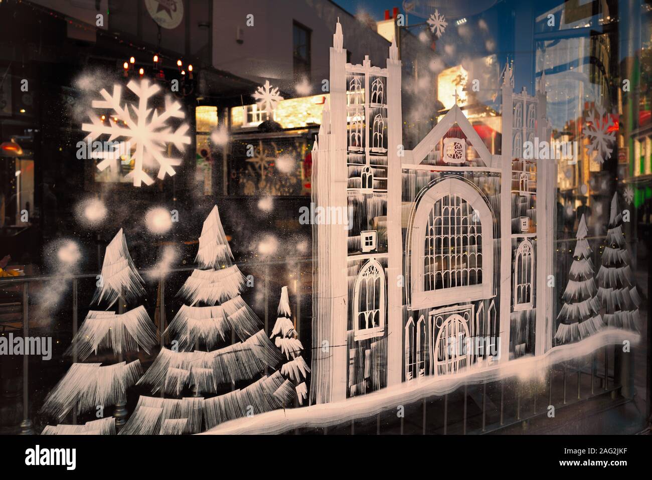 Snow spray christmas hi-res stock photography and images - Alamy