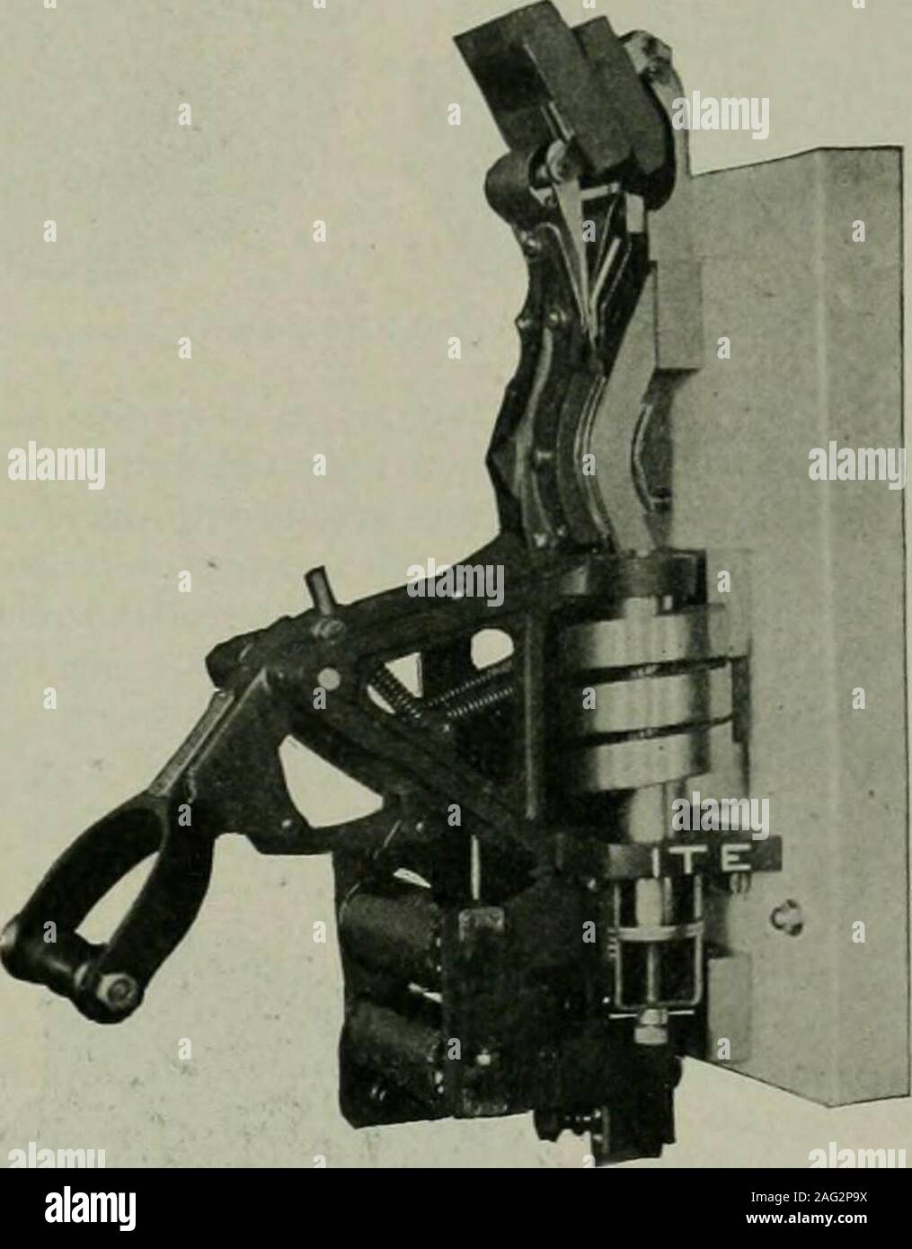 Electrical World Actured By The Cutter Company Of Philadelphia Isthe Overload And Reverse Current Type Illustration Of Which Is Shownherewith This Circuit Breaker Is Especially Serviceable For The Pro Tection Of Generators Operated In