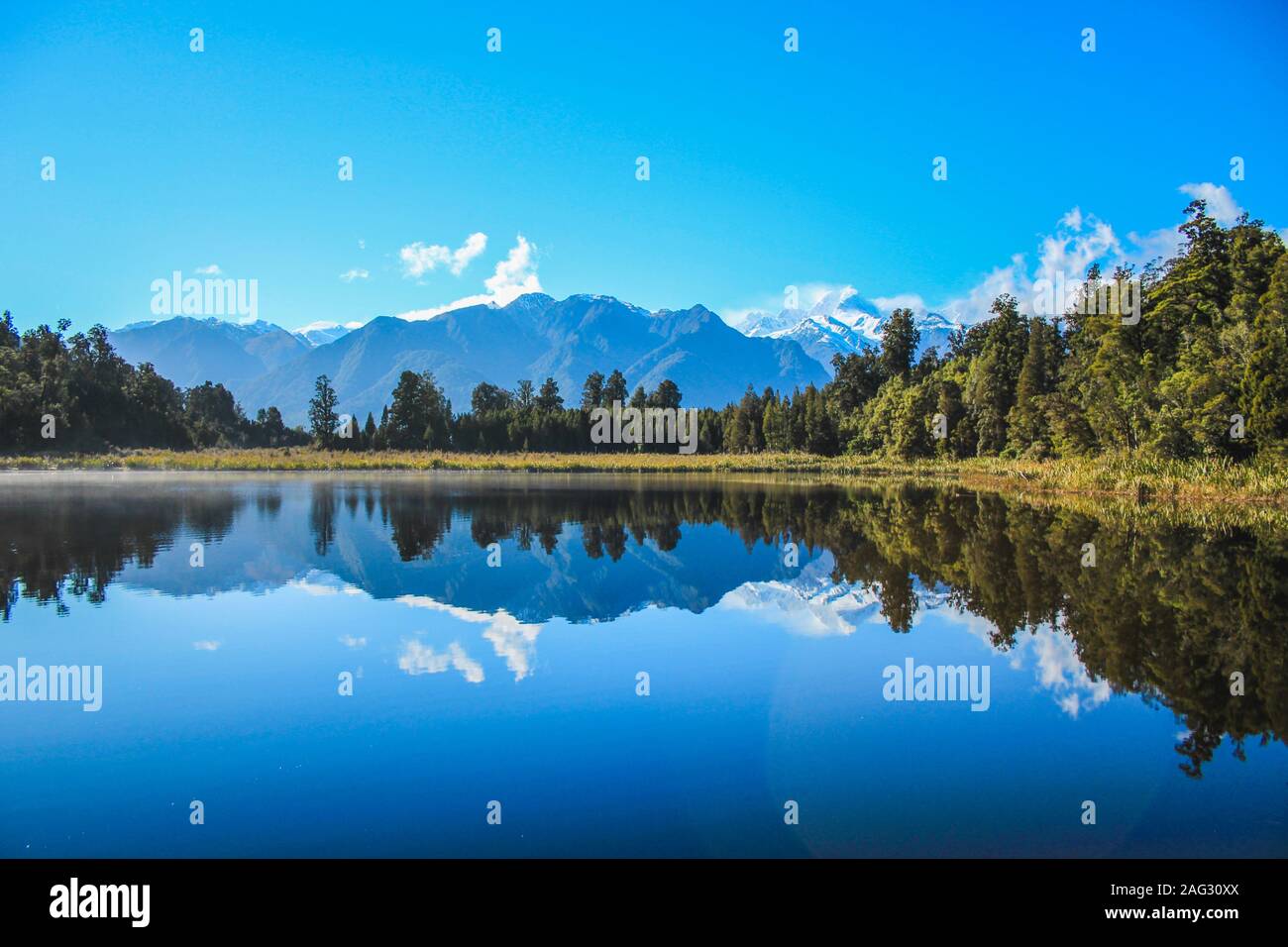 View of Lake Matheson, South Island, New Zealand Stock Photo - Alamy