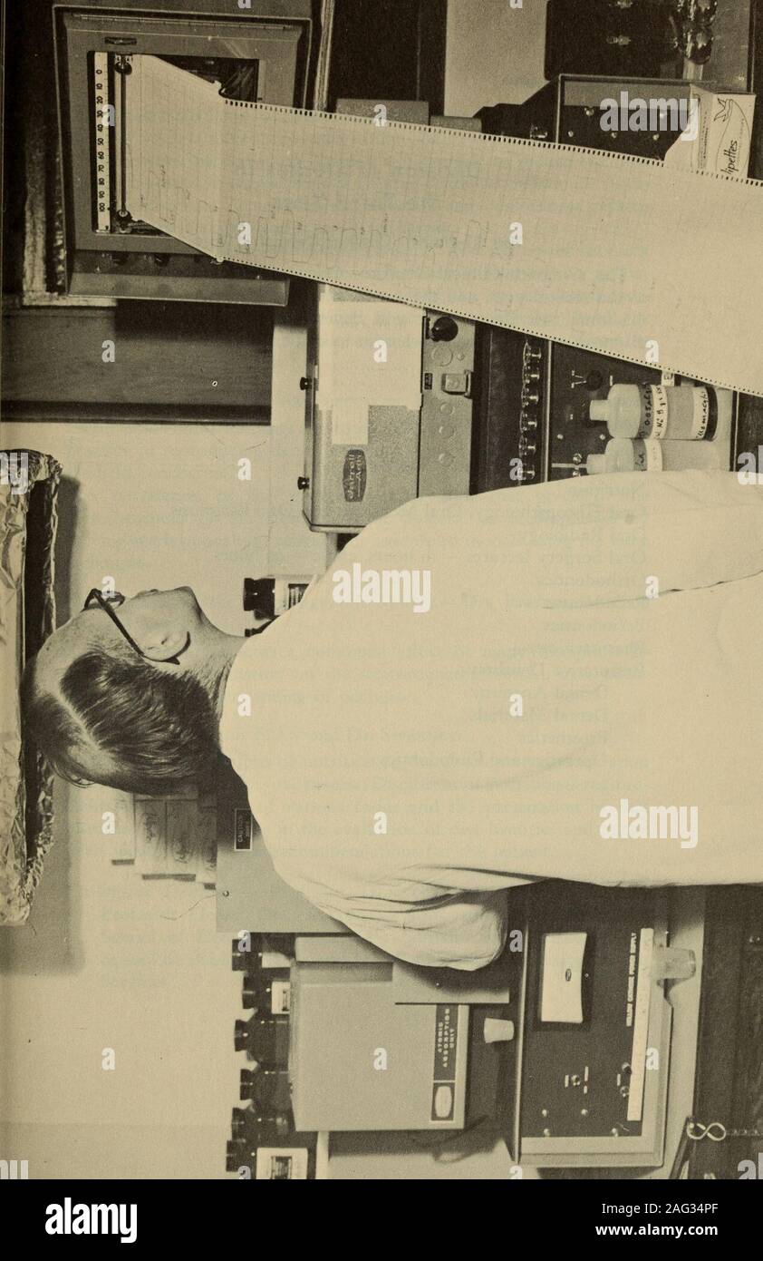 . Annual announcement of the Dental School of Harvard University. ted insymptoms and behavioral disturbances. Additional hours are given tointroduce methods of history taking and examination of patients de-signed to understand more fully socio-emotional factors in illness. Lectures and section teaching. Dr. Nemiah and Staff. RADIOLOGY Herbert L. Abrams, m.d., Philip H. Cook Professor of Radiology and Headof the Department. First Year. — Radiological instruction during the first year com-prises a series of lectures, during the course in Anatomy, designed tointroduce and apply the X-ray method a Stock Photo