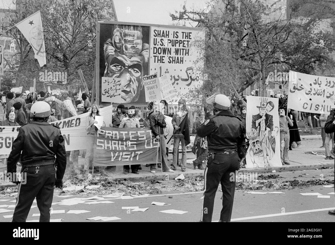 Protesters during the Visit of Mohammad Reza Pahlavi, Shah of Iran, Washington, D.C., USA, photograph by Marion S. Trikosko, November 15, 1977 Stock Photo
