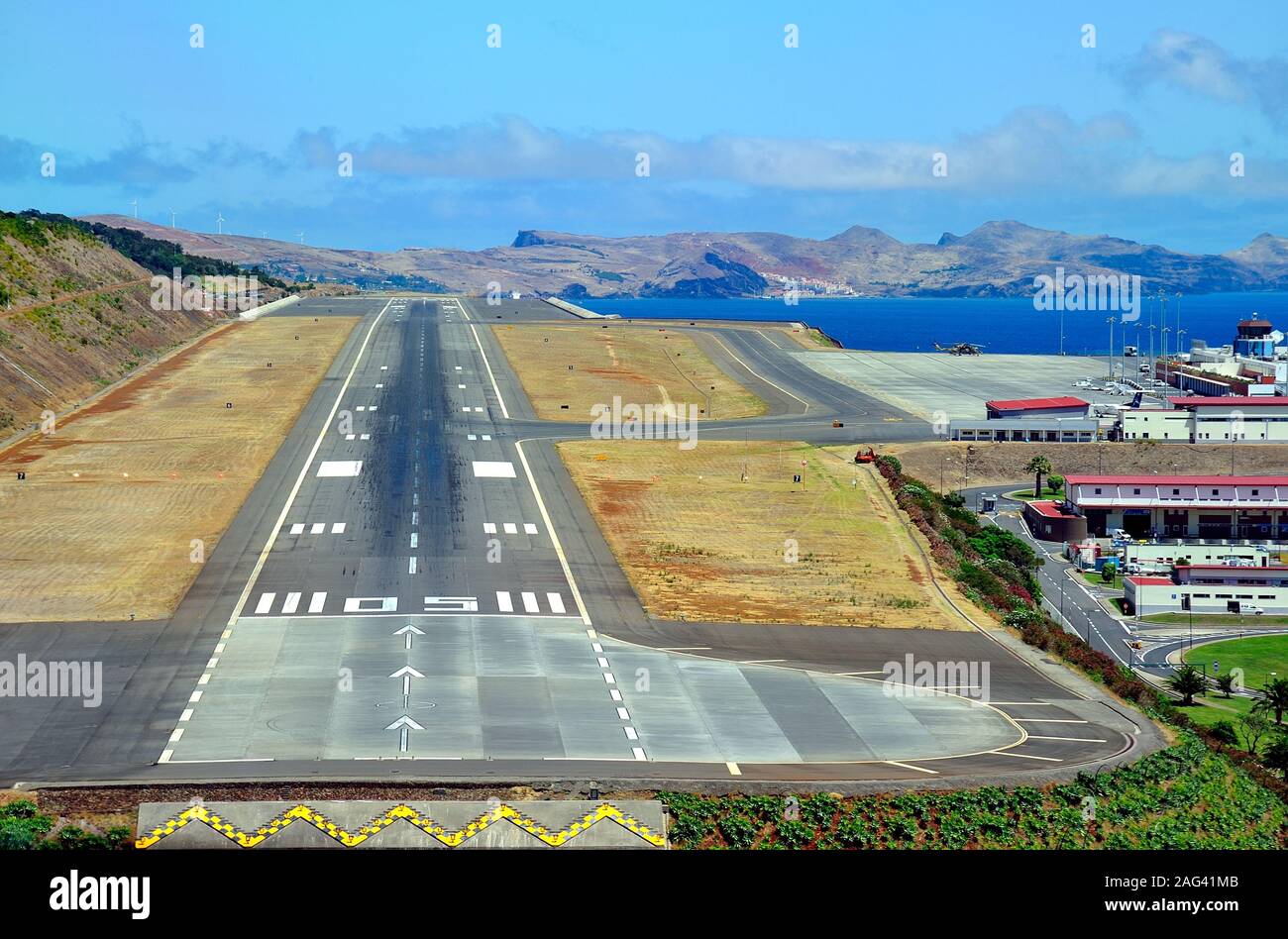 Madeira Airport Seconds To Touchdown Madeira Island Portugal Stock Photo Alamy