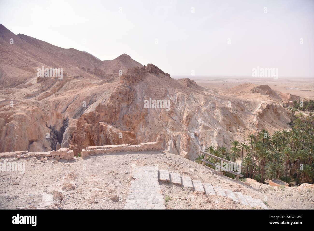 View mountain oasis chebika waterfall hi-res stock photography and ...