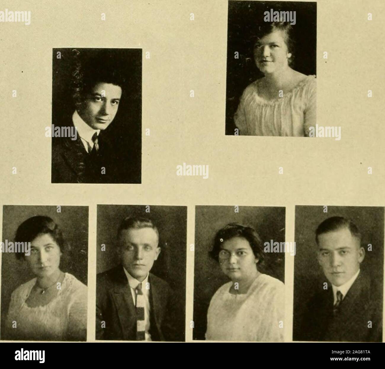 The Lanthorn 1917 Pc E Ijlysu Suiiiii Mdki T I Sophomore Poem Ndeed It Does Me Good To Describe Some Beautiful Scene There Come More Lasting Joys To Write Of Our Class Eighteen Dear