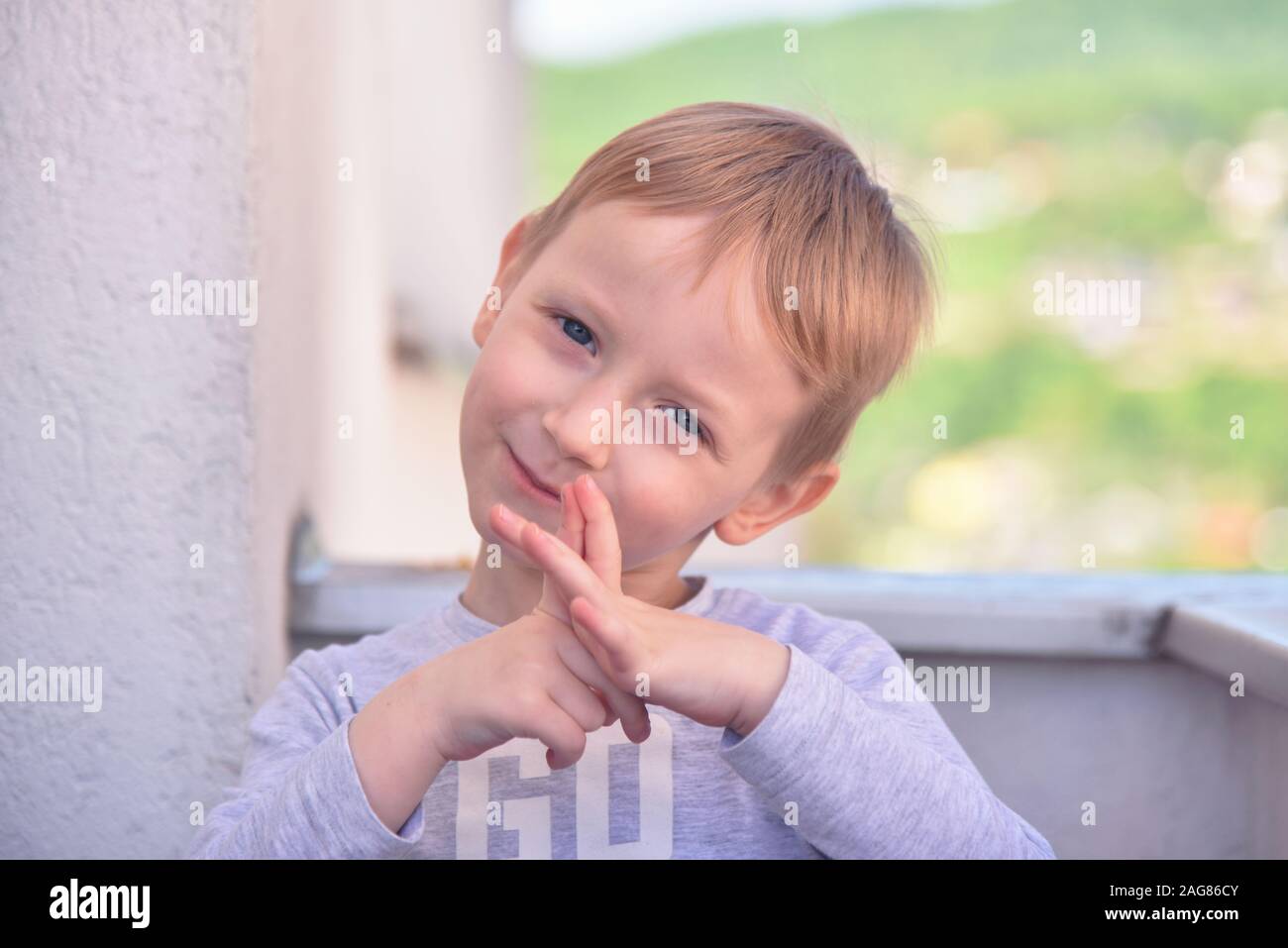Portret cute little happy boy Stock Photo - Alamy