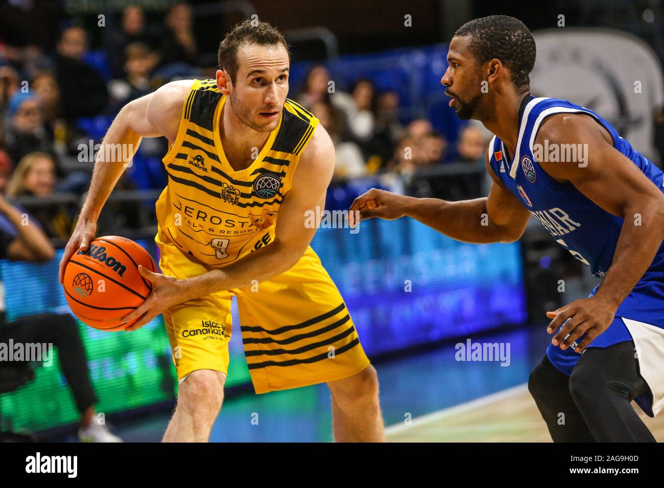 San Cristobal Della Laguna, Spain. 17th Dec, 2019. For the team of Vidorreta comes the eighth victory in the continental event in front of a special guest, the CT of the Brazilian national team, Aleksandar Petrovic. Ibèrostar Tenerife - KK Mornar Bar 91-61 (Photo by Davide Di Lalla/Pacific Press) Credit: Pacific Press Agency/Alamy Live News Stock Photo