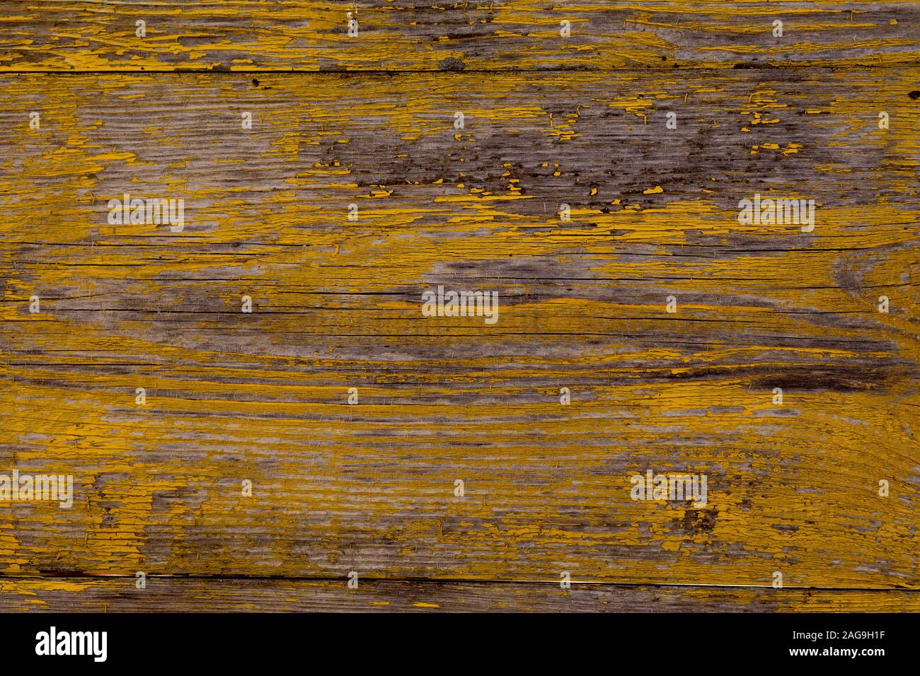 Vintage yellow wood background with peeling paint Stock Photo - Alamy