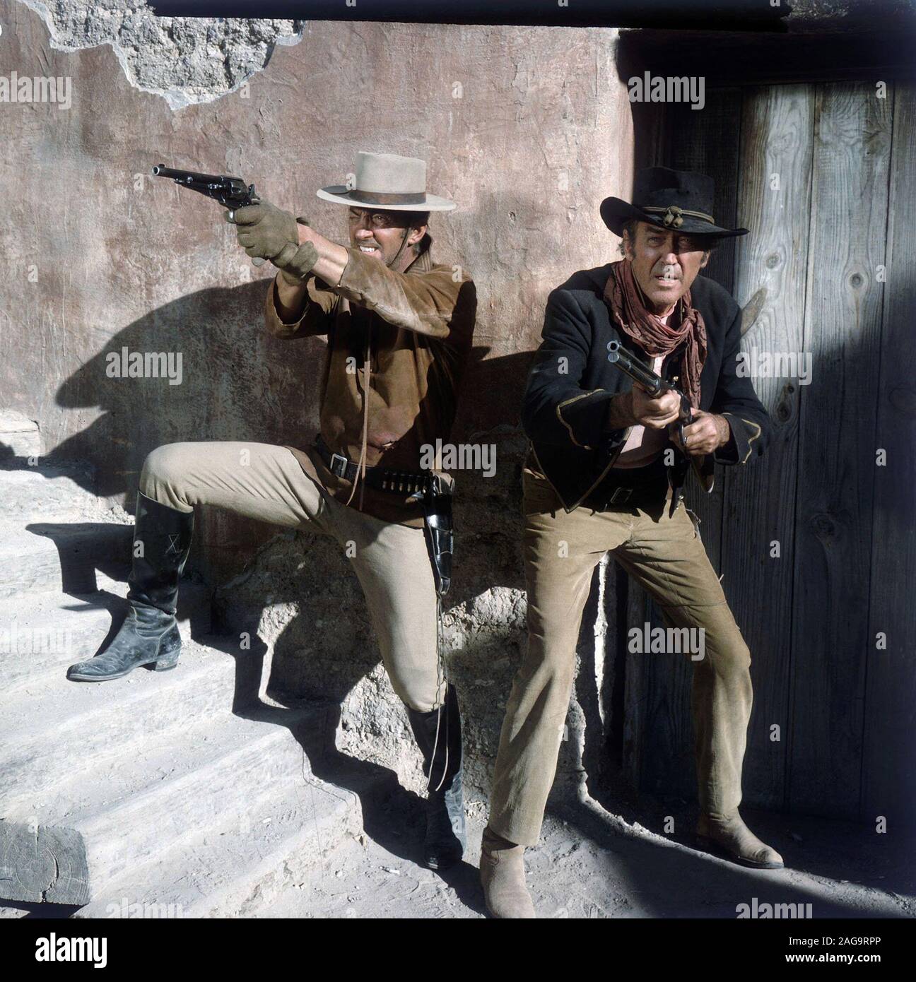 JAMES STEWART and DEAN MARTIN in BANDOLERO! (1968), directed by ANDREW V. MCLAGLEN. Credit: 20TH CENTURY FOX / Album Stock Photo