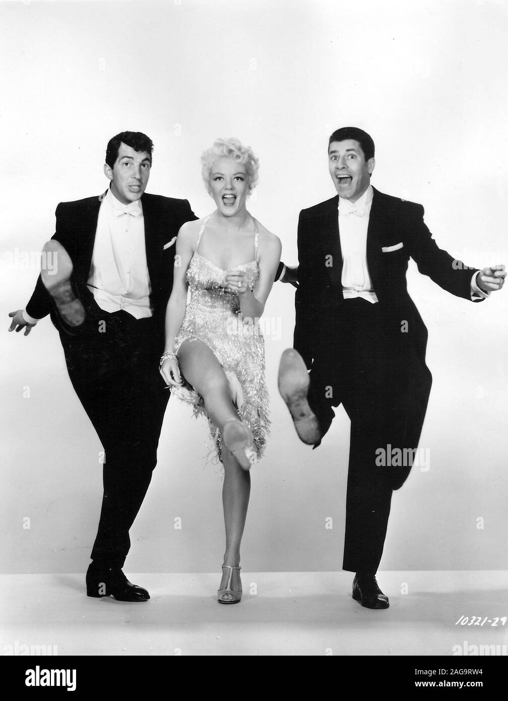 JERRY LEWIS, DEAN MARTIN and SHEREE NORTH in LIVING IT UP (1954), directed by NORMAN TAUROG. Credit: PARAMOUNT PICTURES / Album Stock Photo