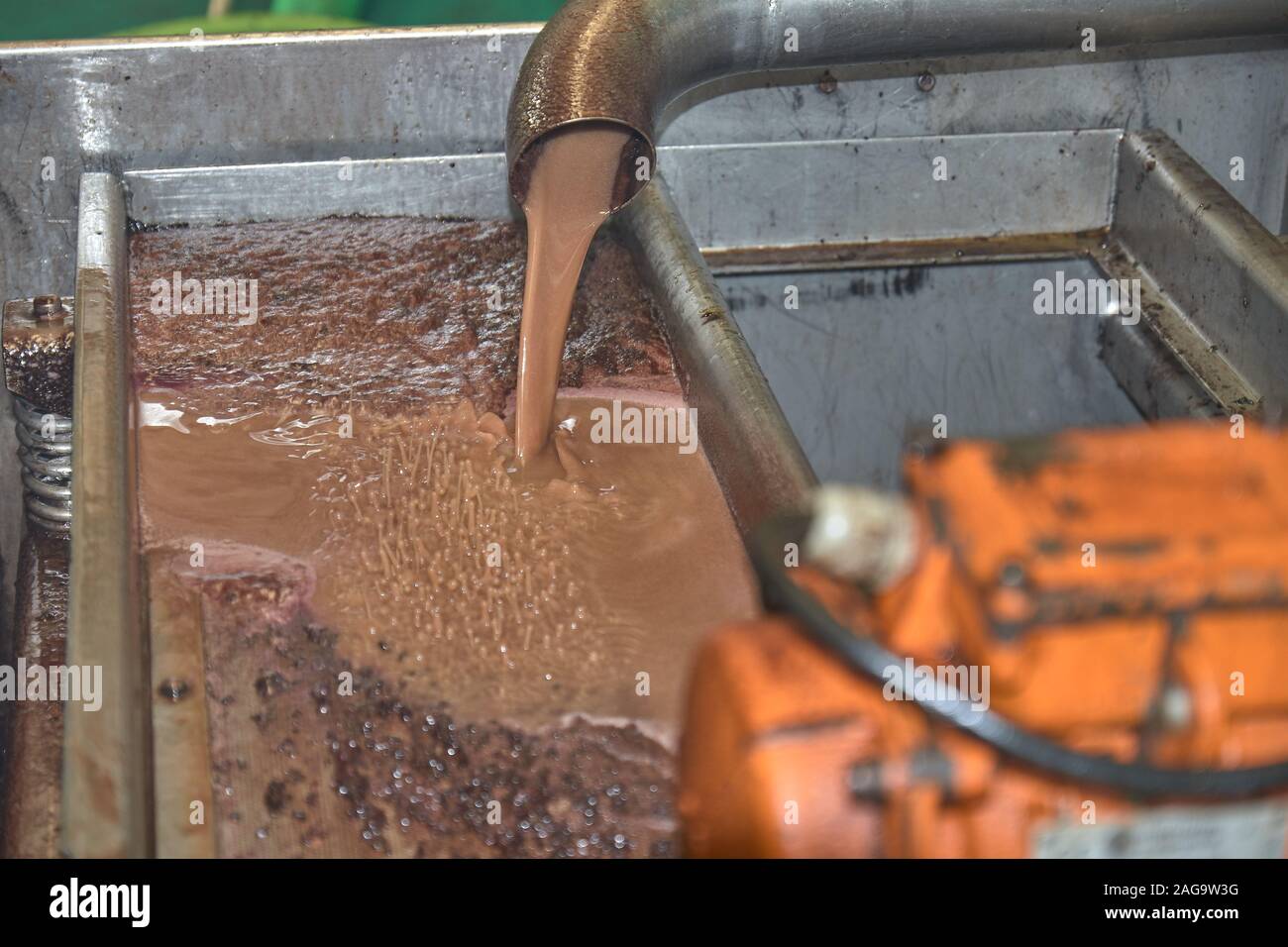 Spanish olive oil process factory full process pack Stock Photo Alamy