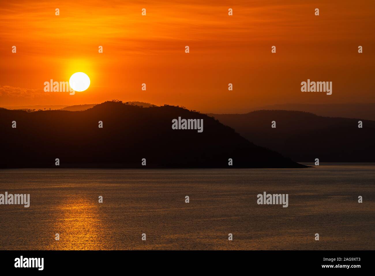 Beautiful scenery of the sunset reflected in the sea - great for a cool ...