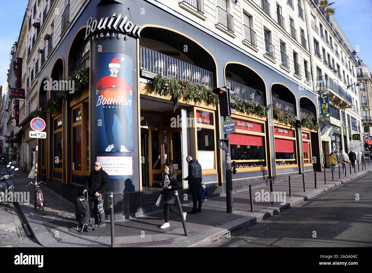 Bouillon Pigalle Restaurant Paris France Stock Photo Alamy