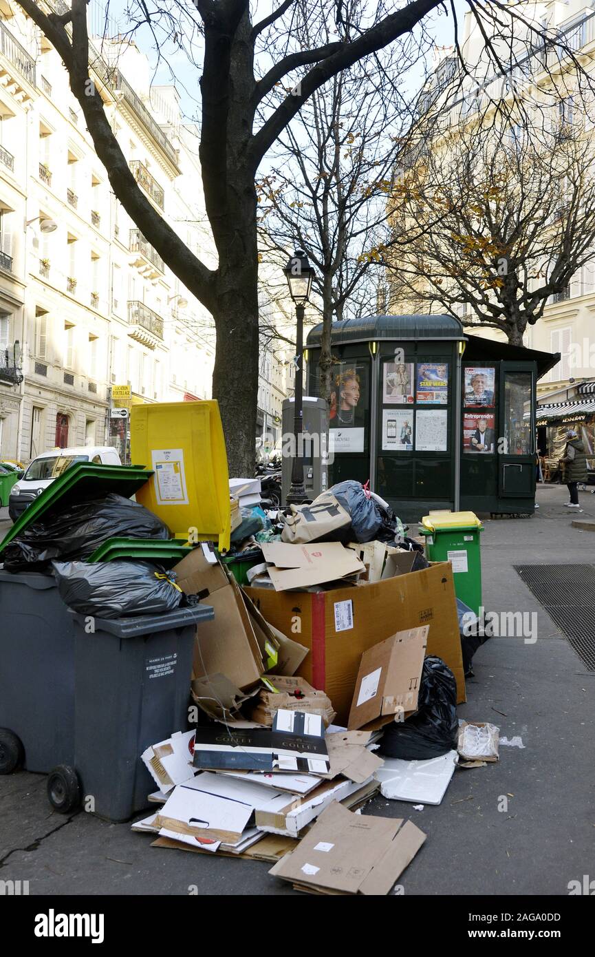Trash cans in Paris Street Paris France Stock Photo Alamy