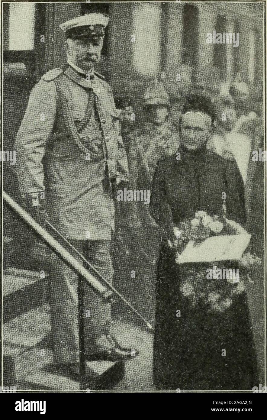 . Review of reviews and world's work. JOE CHAMBKKLAIN, THE POINTEU