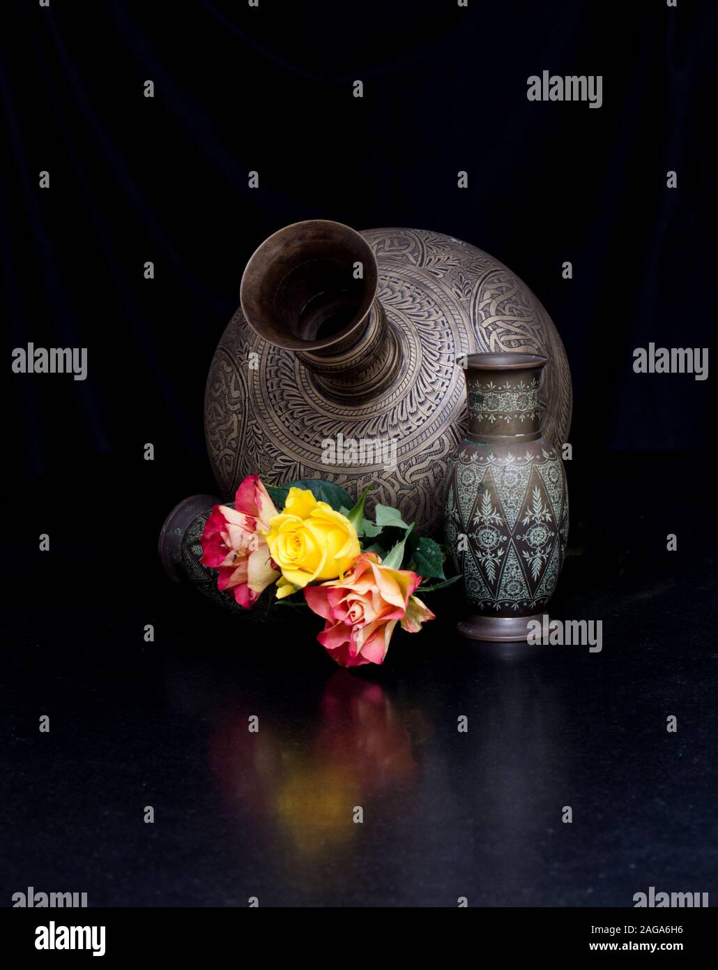Brass and copper vases hires stock photography and images Alamy