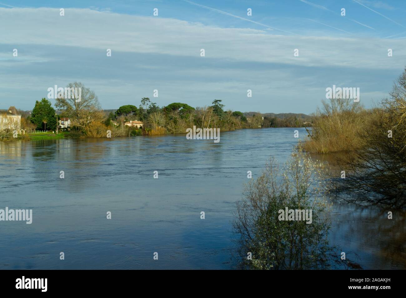 The Dordogne River in flood at Pessac sur Dordogne in winter 2019 Stock Photo