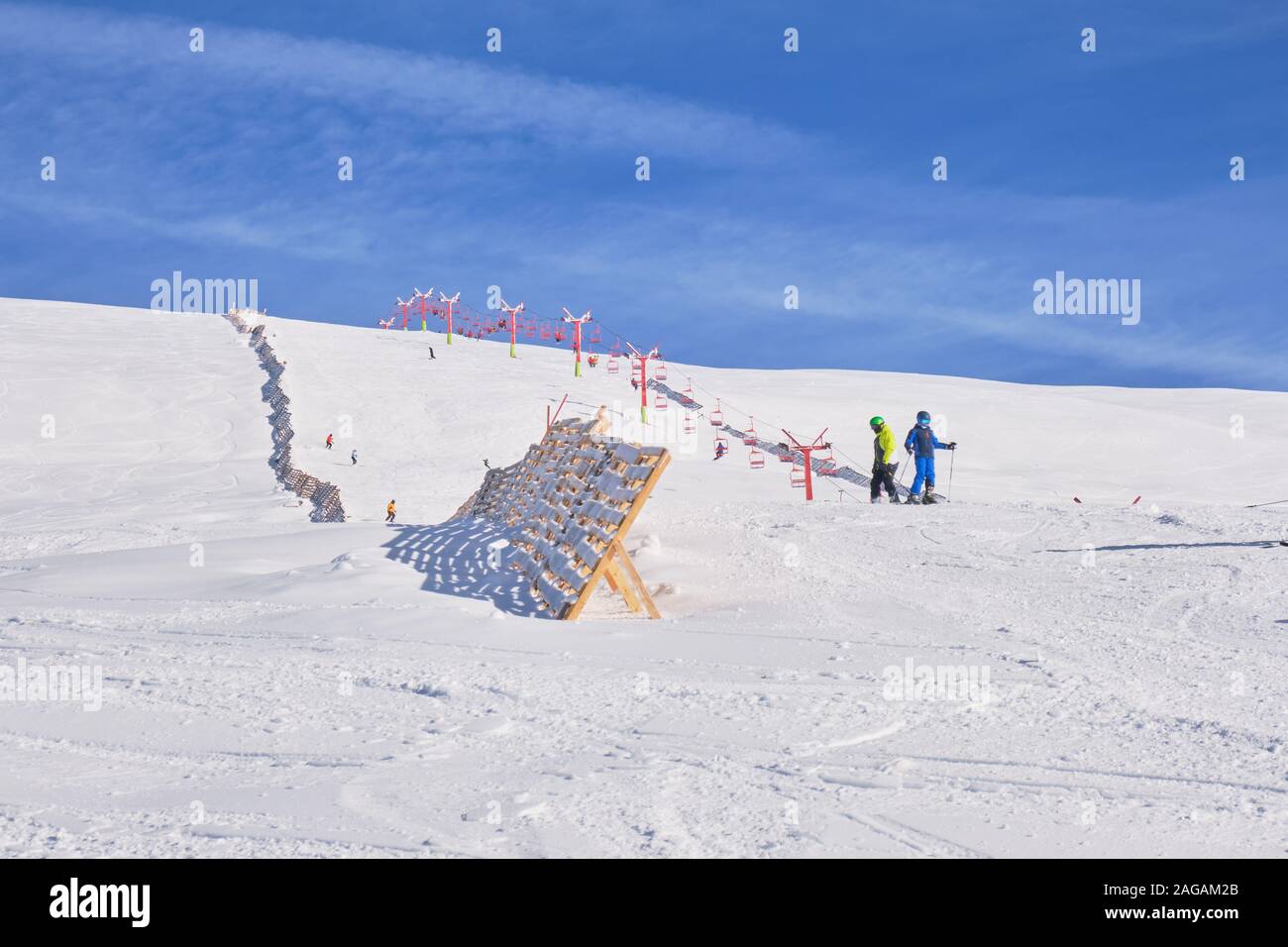 Sinaia, Romania - December 15, 2019: Skiers in Valea Dorului, Cota 2000,  Sinaia resort, Romania, on a sunny day with blue sky Stock Photo - Alamy