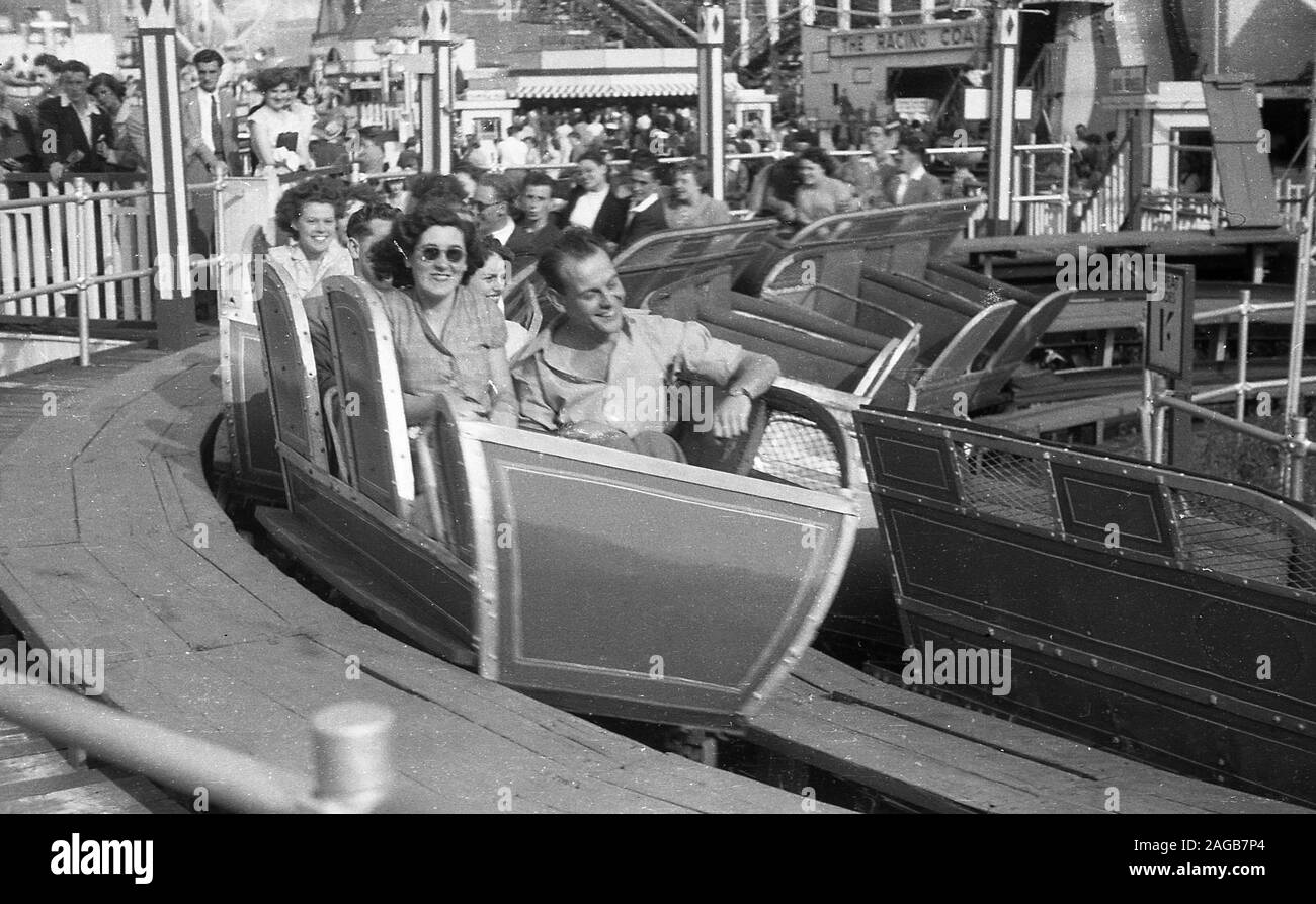 Funfair 1950s hi-res stock photography and images - Alamy