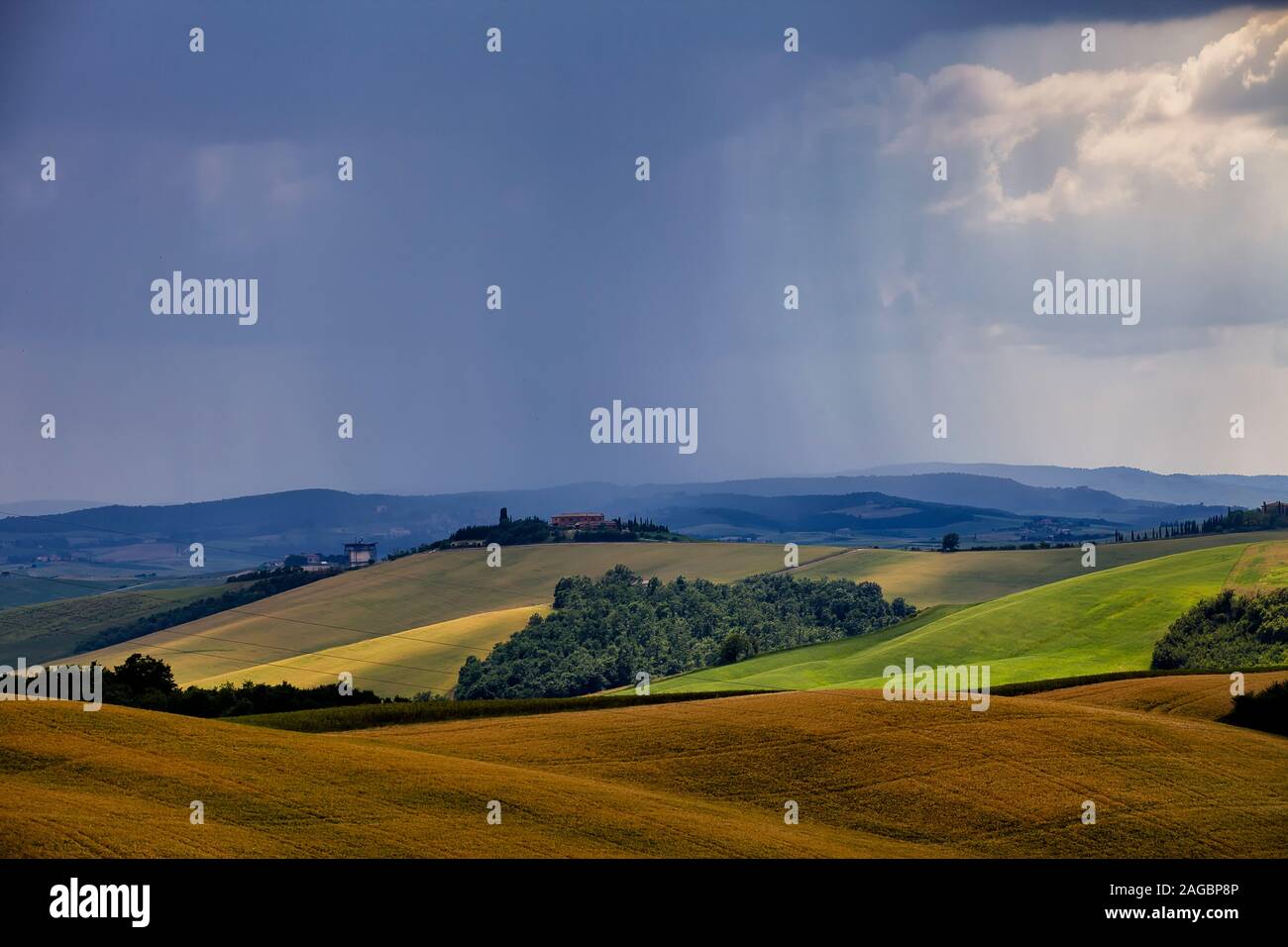 View of Green hills in Tuscany, Italy Stock Photo - Alamy