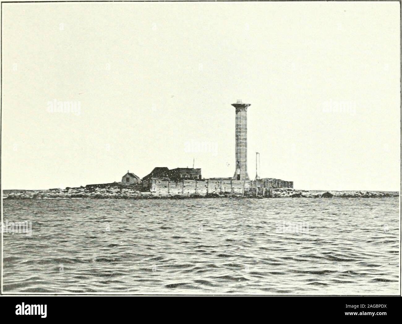 . Sessional papers of the Dominion of Canada 1909. [Uv Ai-c-tic 111  niter t^Miarters, AIImtI Hailniur, Idiuls Inlrt, I.Mii;. Little Hope Island Station, Showing Concrete Tower. Stock Photo