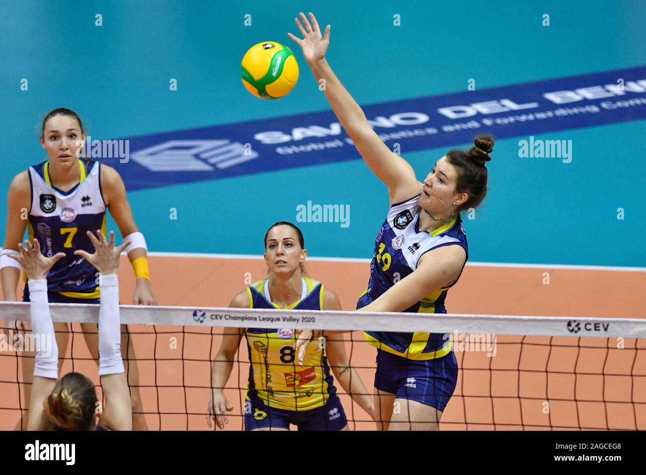 Augment Bad factor Humorous Volleyball european competition hi-res stock photography and images - Page  13 - Alamy