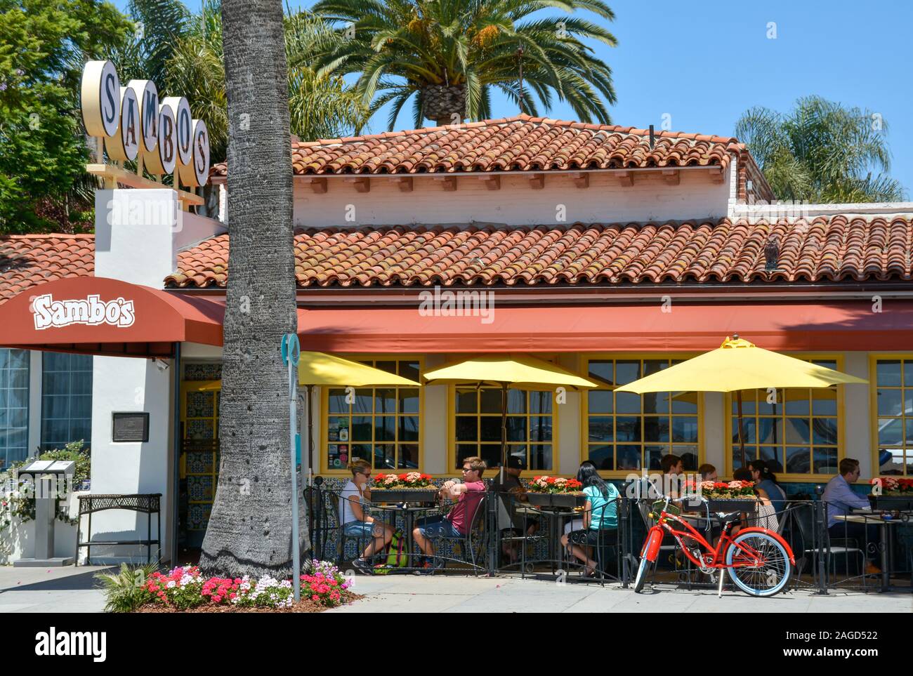 People dining on patio at Sambos restaurant, the last of the Sambos chain restaurants to remain in business, located in Santa Barbara, CA, USA Stock Photo