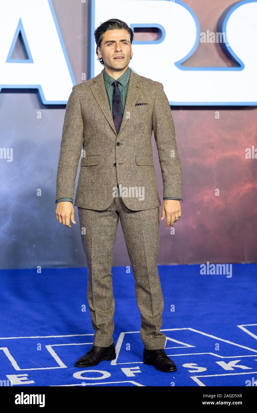 Cineworld Leicester Square, London, UK. 18 December 2019.  Oscar Isaac poses at European Premier of Star Wars: The Rise of Skywalker. . Picture by Julie Edwards./Alamy Live News Stock Photo