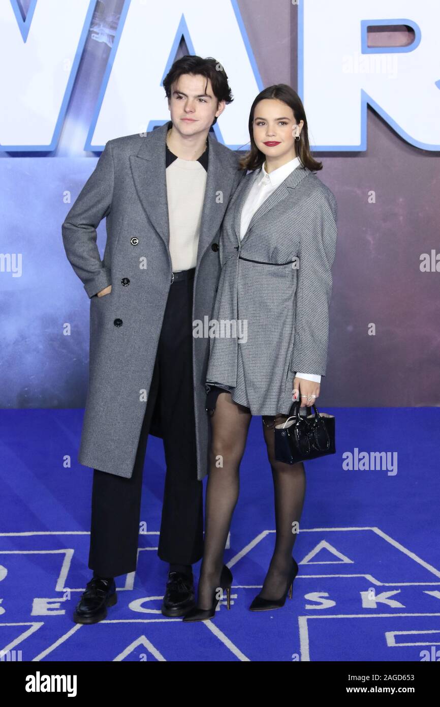 Get Photoshoot Bailee Madison And Blake Richardson Pics