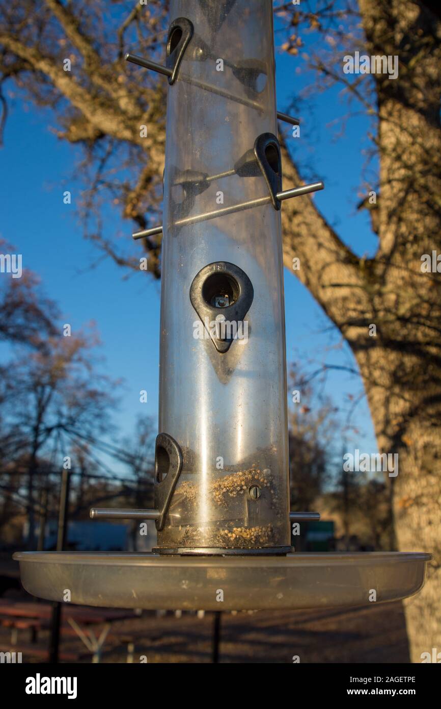 Empty bird feeder hires stock photography and images Alamy