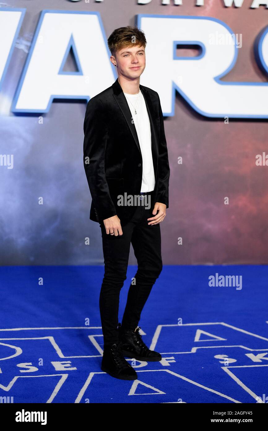 Cineworld Leicester Square, London, UK. 18 December 2019.  HRVY poses at European Premier of Star Wars: The Rise of Skywalker. . Picture by Julie Edwards./Alamy Live News Stock Photo