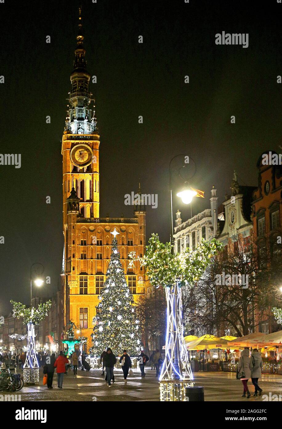 Gdansk, Poland. 12th Dec, 2019. Christmas tree, Main Town Hall and ...