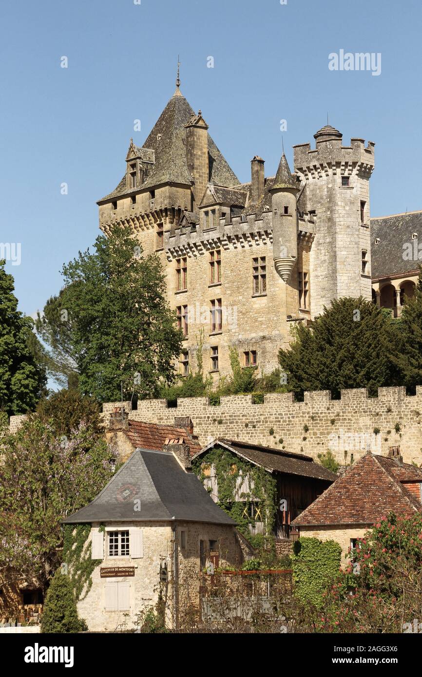 The Chateau de Montfort in Vitrac, in the 'Perigord noir' region Stock Photo