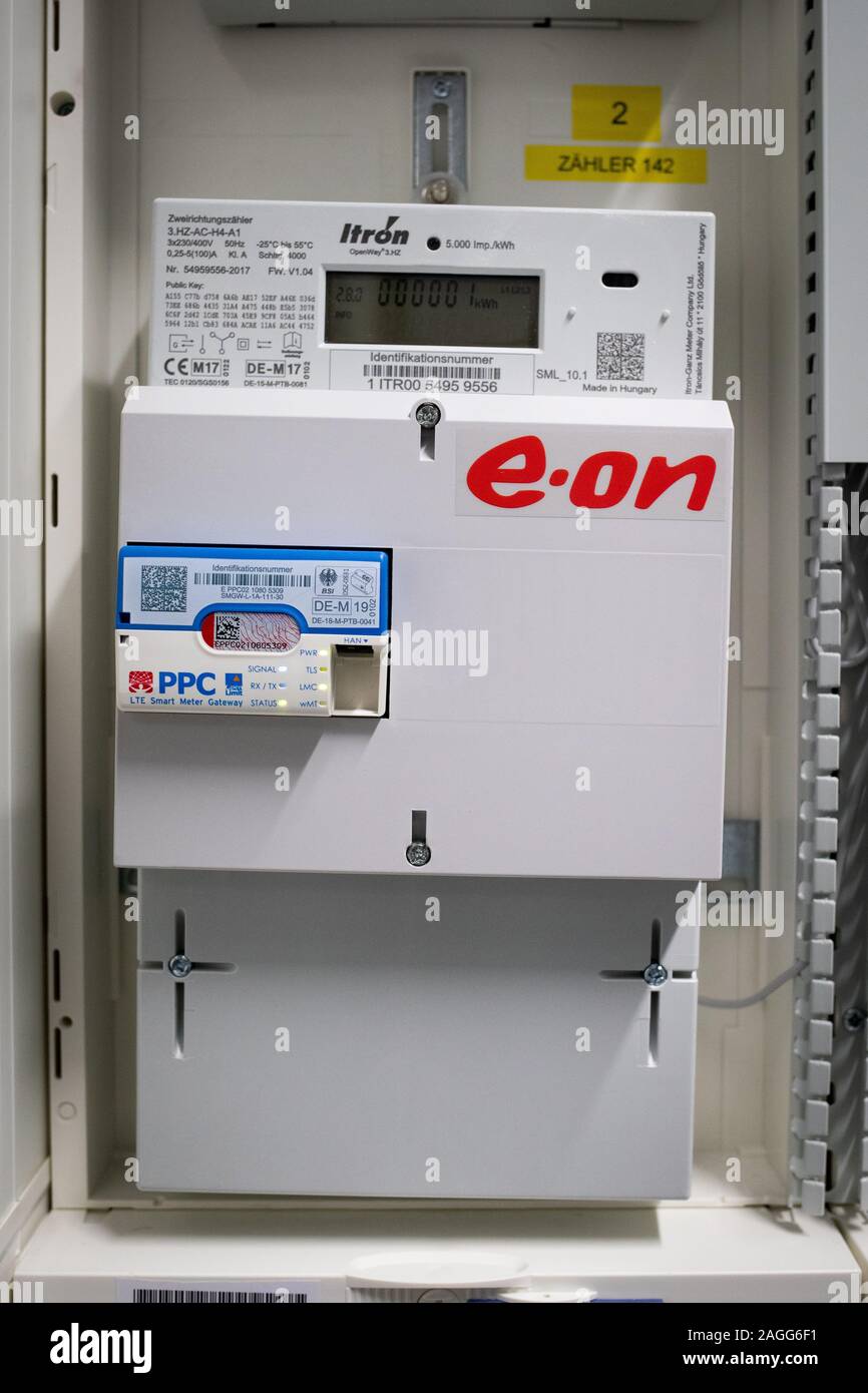 18 December 2019, Hamburg: An intelligent measurement system for  electricity from the energy supplier Eon, equipped with an LTE Smart Meter  Gateway, can be seen in a test system. Photo: Christian Charisius/dpa