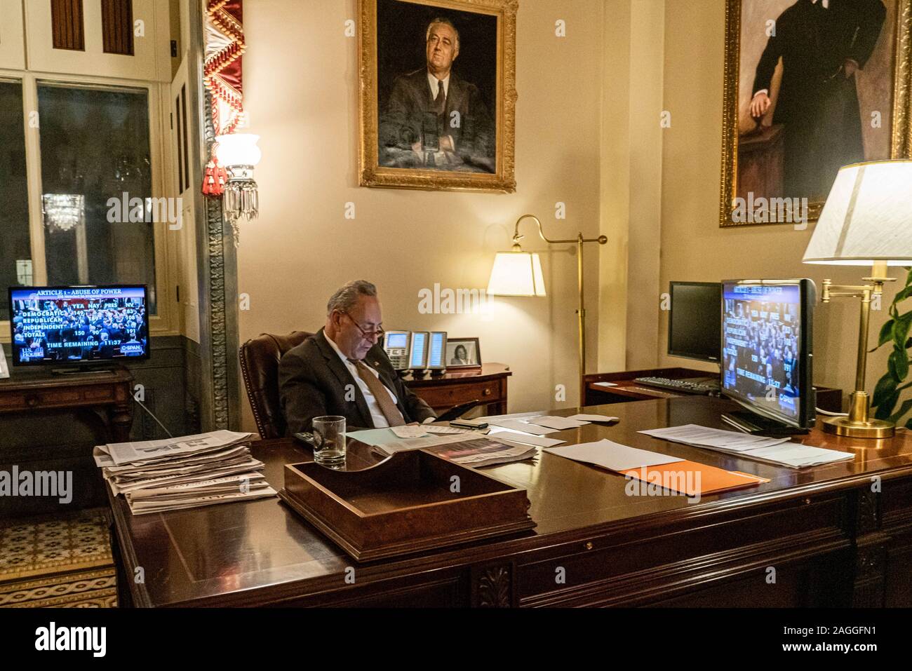 Chuck schumer office hi-res stock photography and images - Alamy