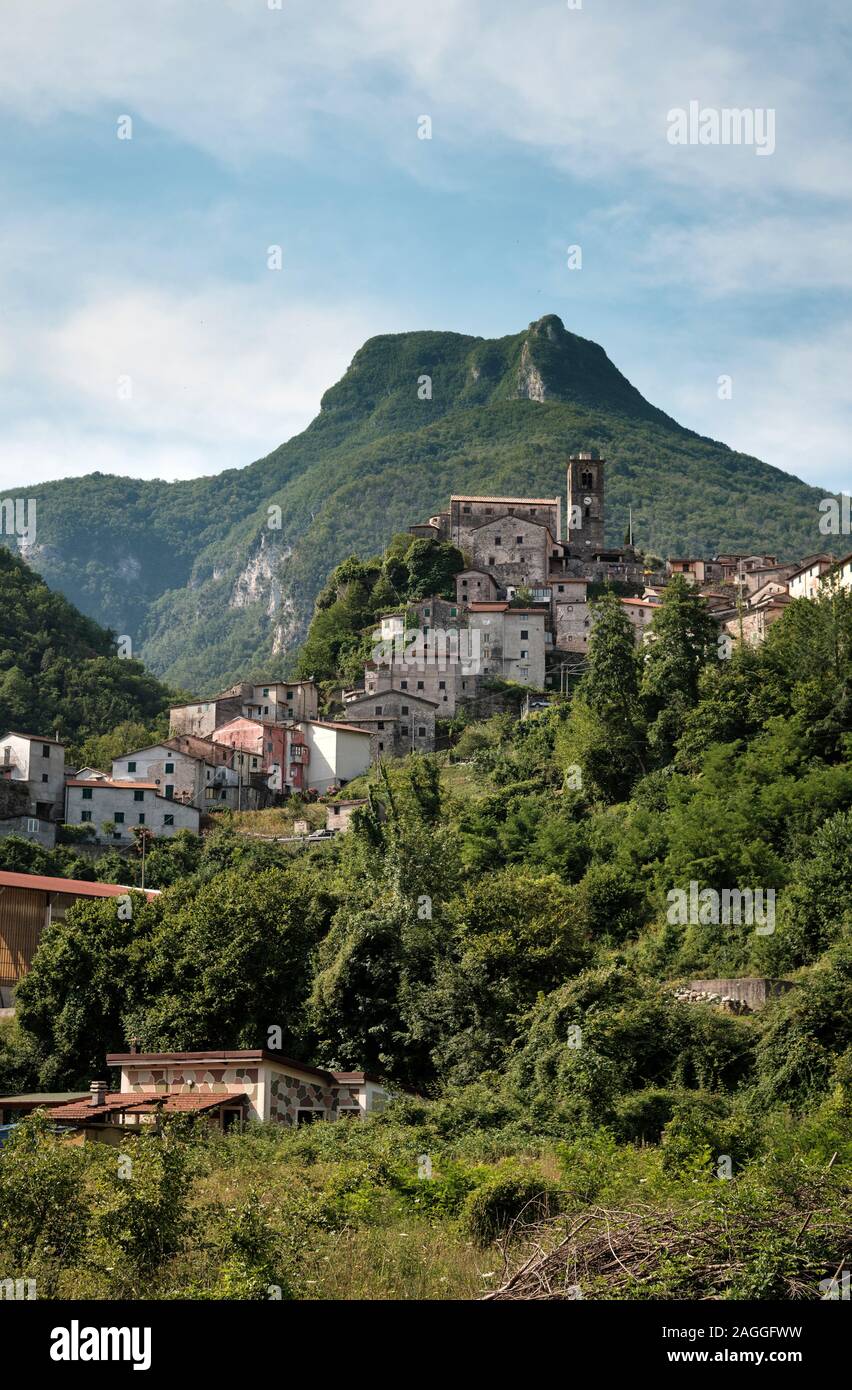 The Parrocchia di San Prospero Church standing high in the Vinca Valley Apuan Alps mountain village of Monzone in the Carrara mountain region of Italy Stock Photo