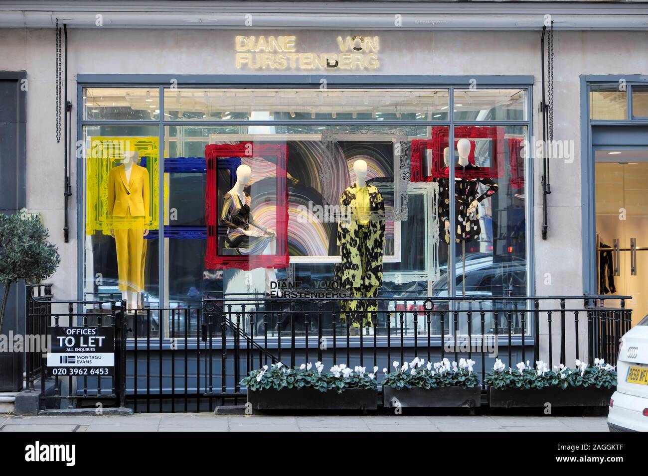 Exterior view of Diane von Furstenberg boutique shop and offices To Let sign on railing  in Mayfair London W1 England UK  KATHY DEWITT Stock Photo