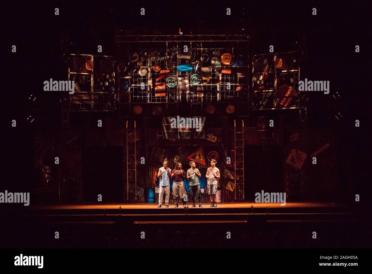 Padova, Italy. 12th Nov, 2019. Stomp during Stomp at the Gran Teatro Geox  in Padova, Italy, November 12 2019 Credit: Independent Photo Agency/Alamy  Live News Stock Photo - Alamy